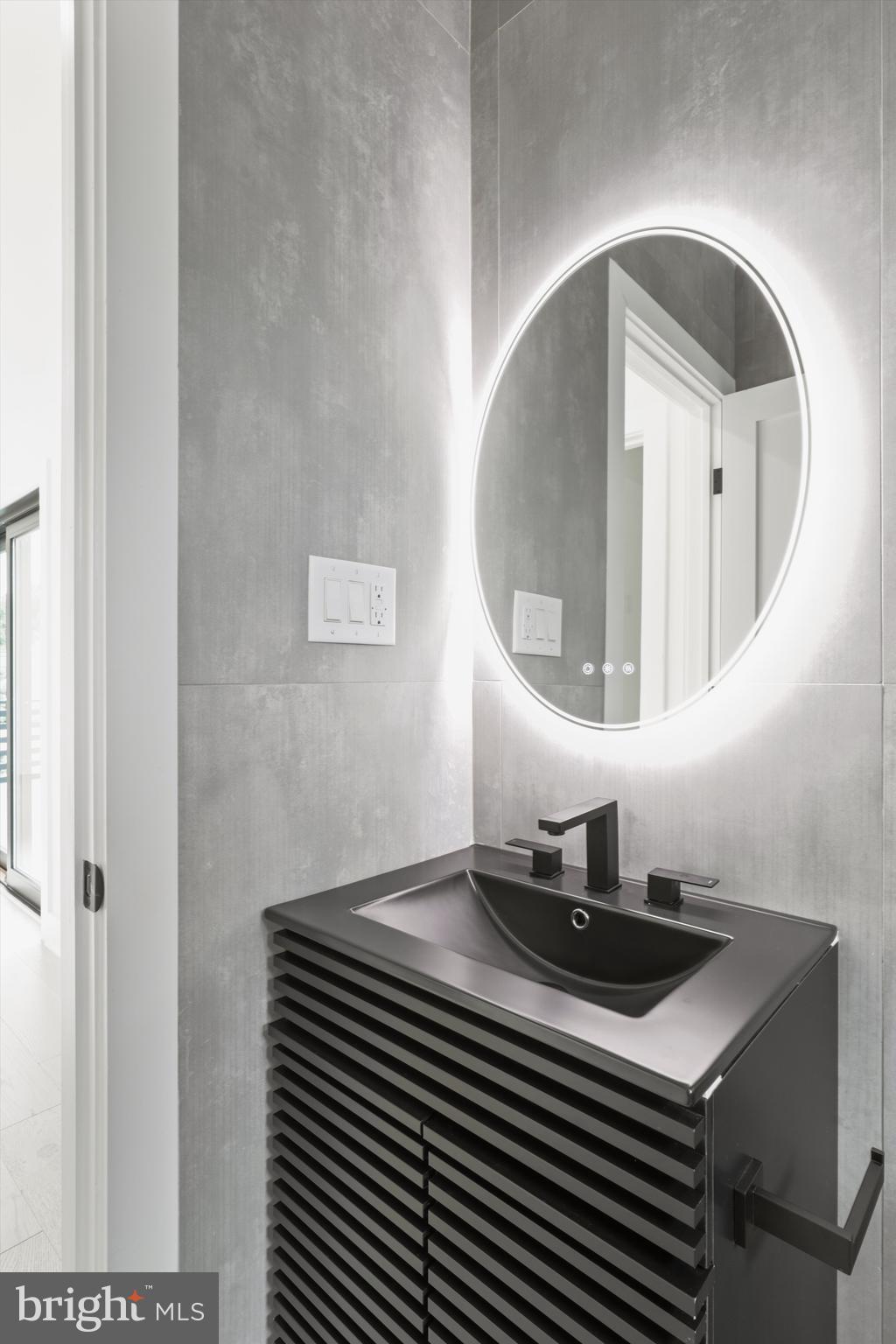 ADDISON HEIGHTS - Residential