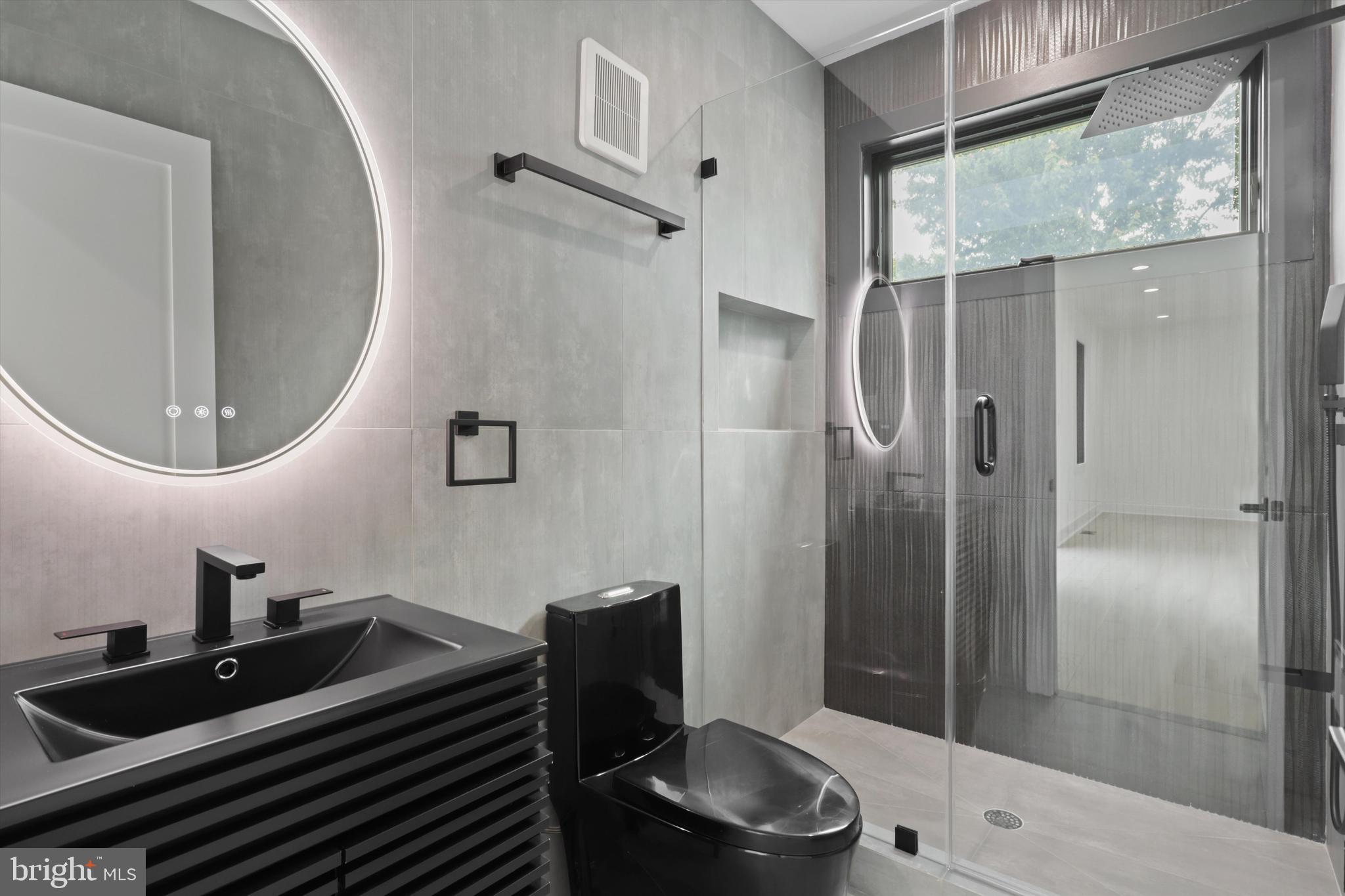 ADDISON HEIGHTS - Residential