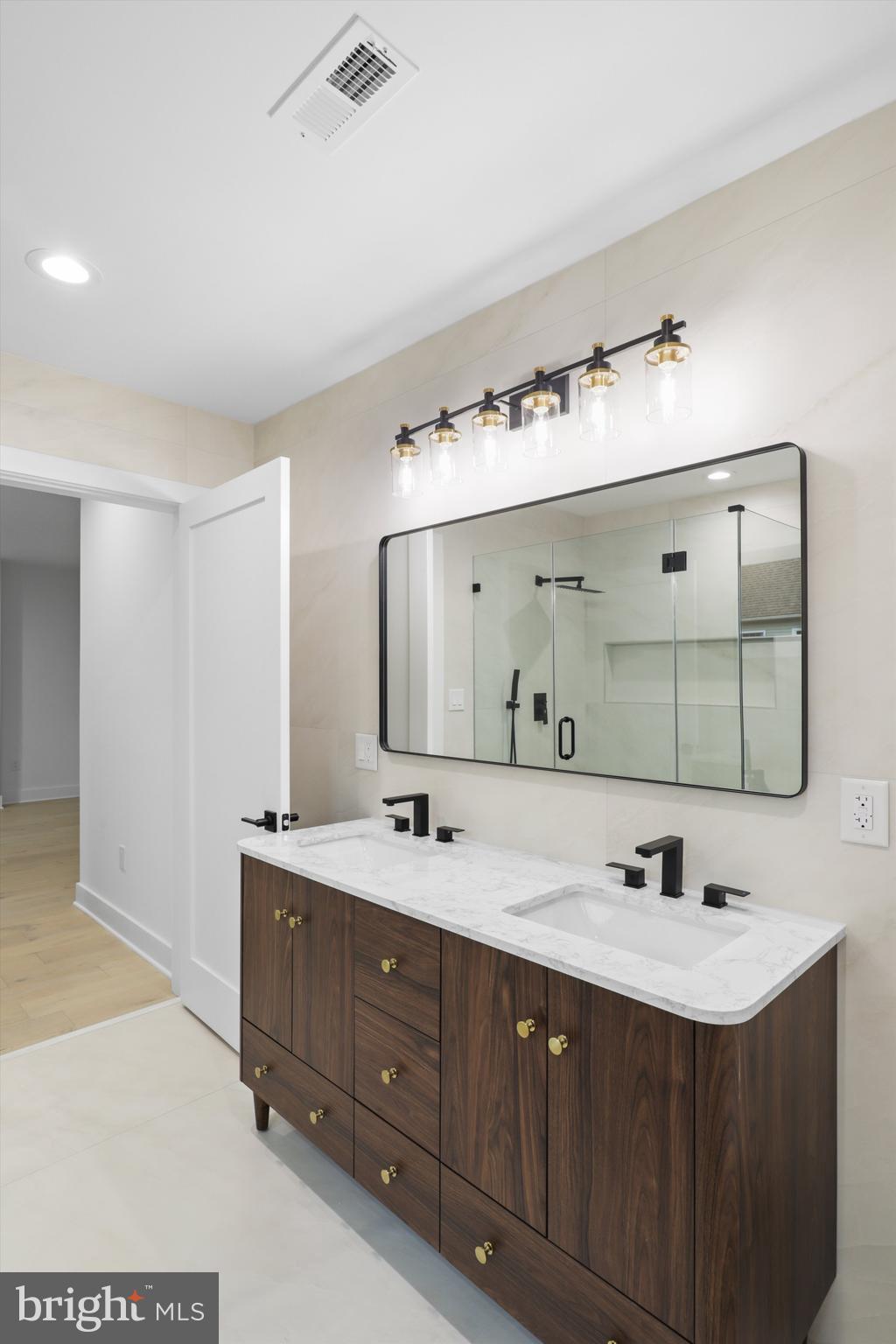 ADDISON HEIGHTS - Residential