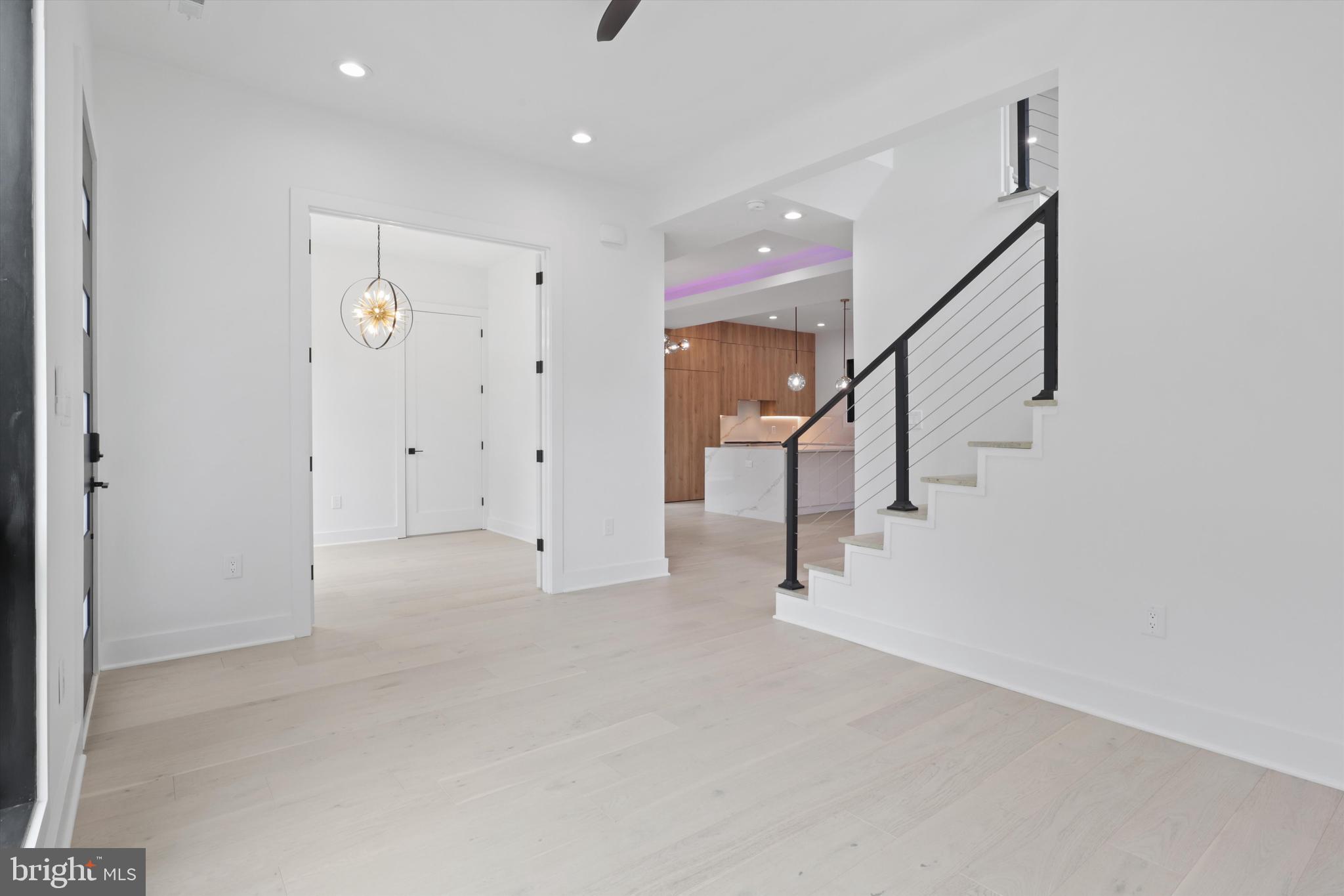 ADDISON HEIGHTS - Residential