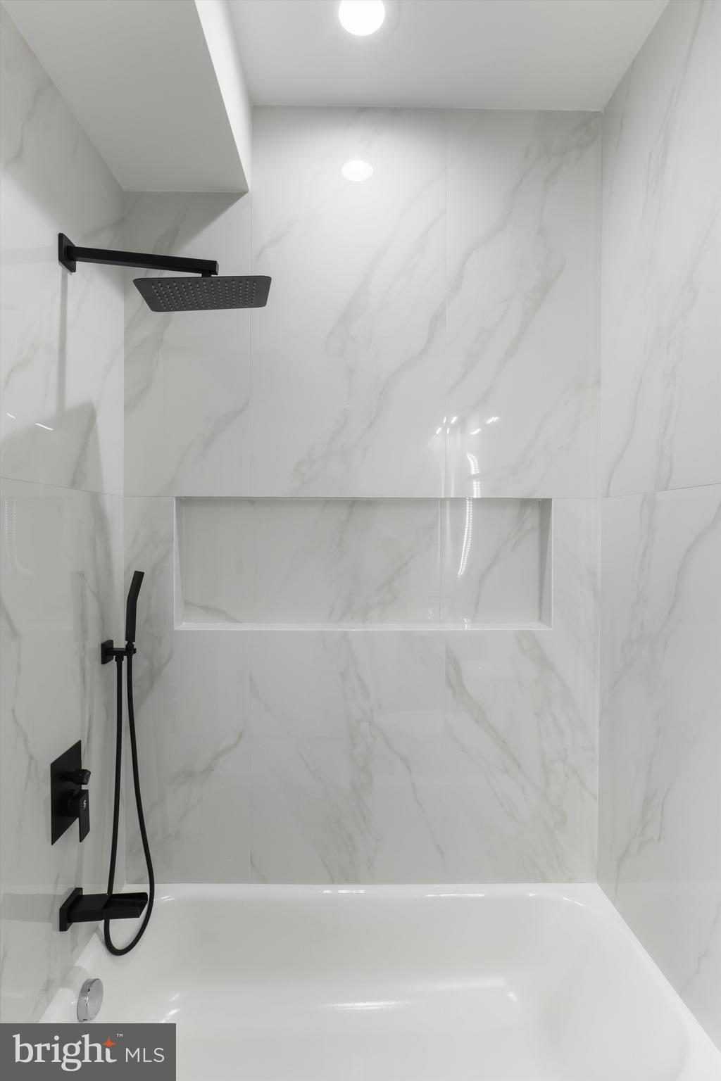 ADDISON HEIGHTS - Residential