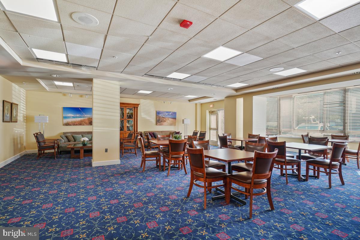 TURNBERRY COURTS AT LEIS - Residential