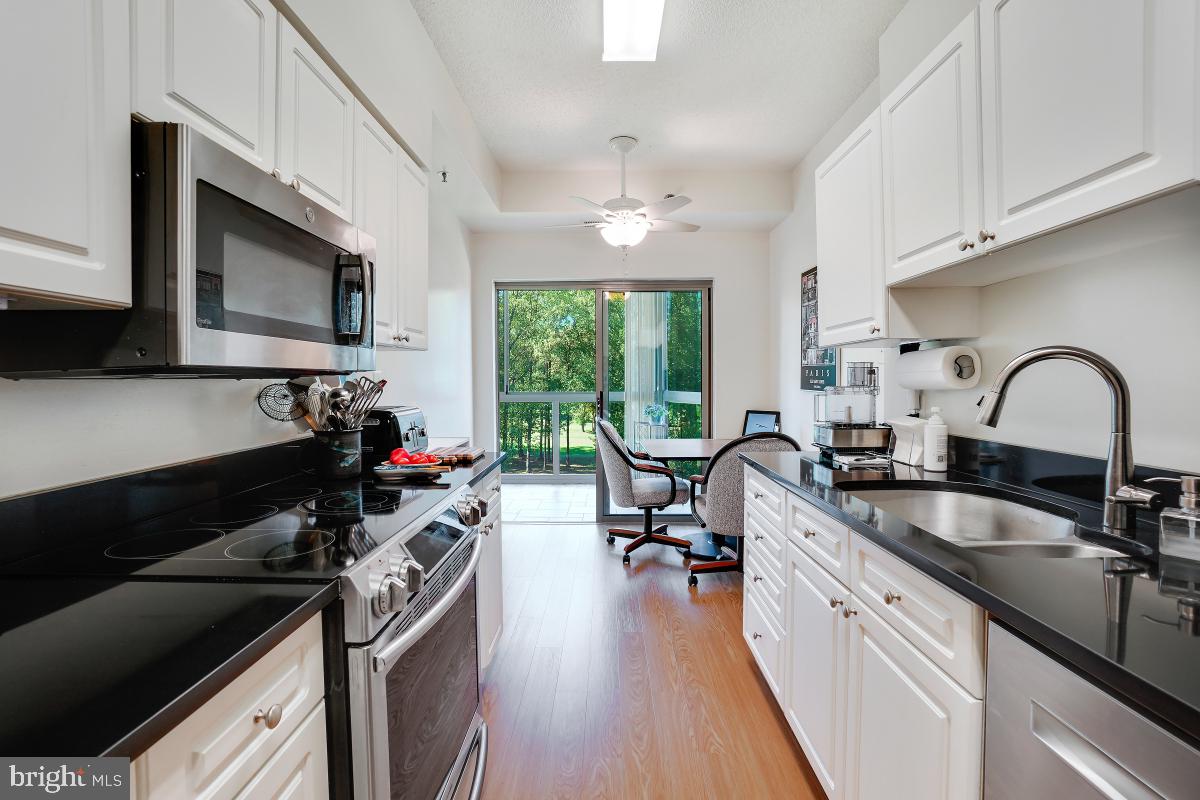 TURNBERRY COURTS AT LEIS - Residential