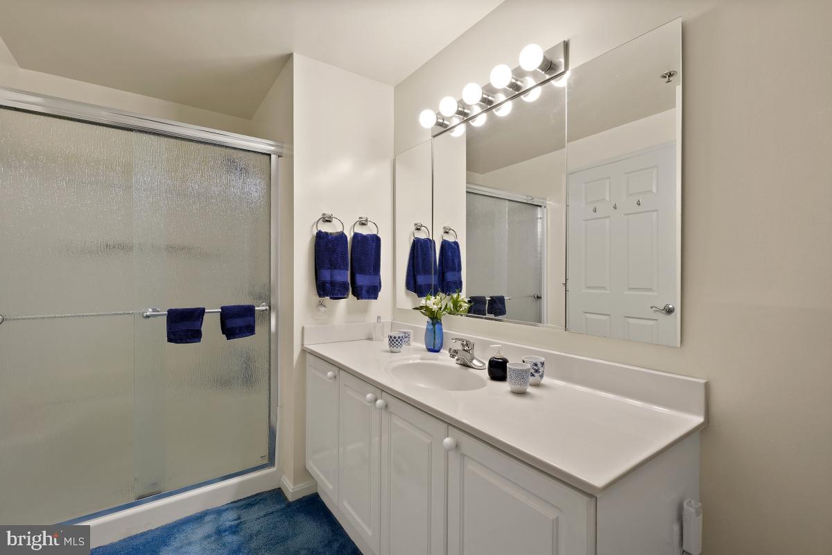 TURNBERRY COURTS AT LEIS - Residential