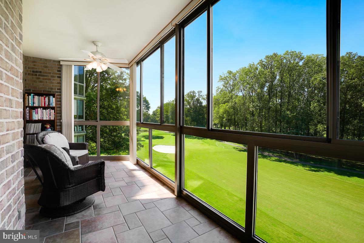 TURNBERRY COURTS AT LEIS - Residential