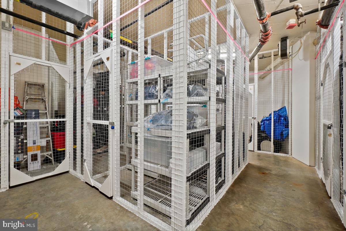 TURNBERRY COURTS AT LEIS - Residential