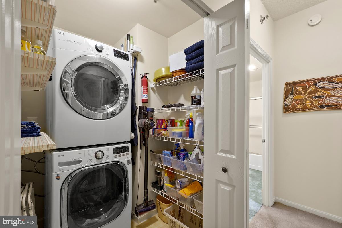 TURNBERRY COURTS AT LEIS - Residential