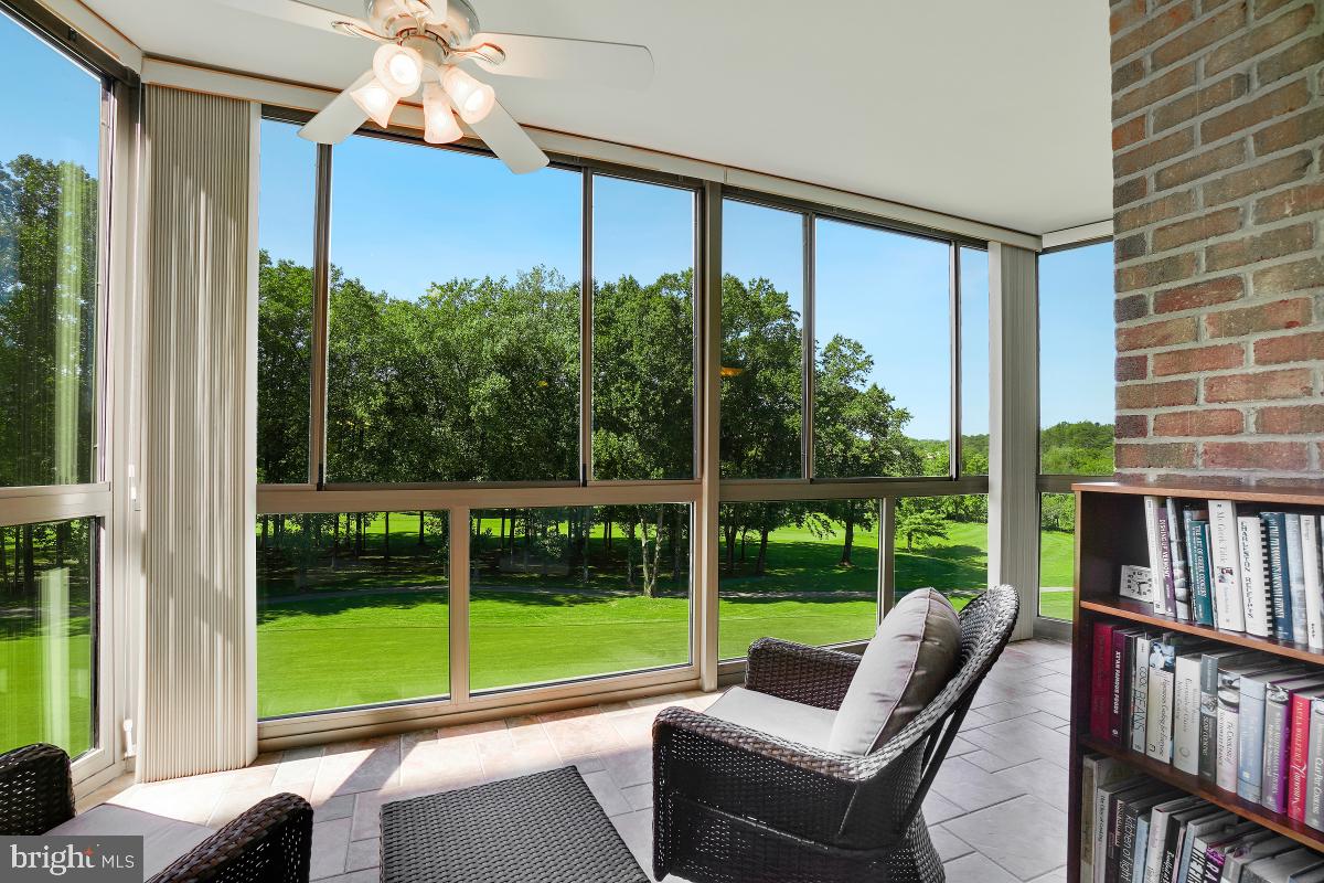 TURNBERRY COURTS AT LEIS - Residential