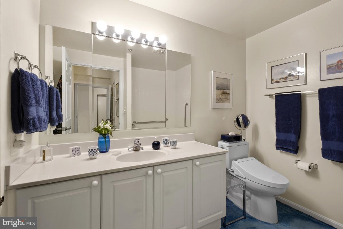 TURNBERRY COURTS AT LEIS - Residential