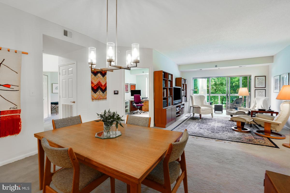 TURNBERRY COURTS AT LEIS - Residential