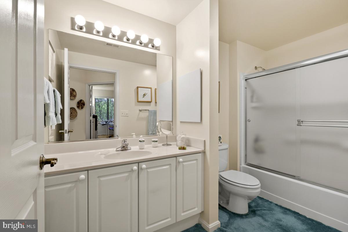 TURNBERRY COURTS AT LEIS - Residential