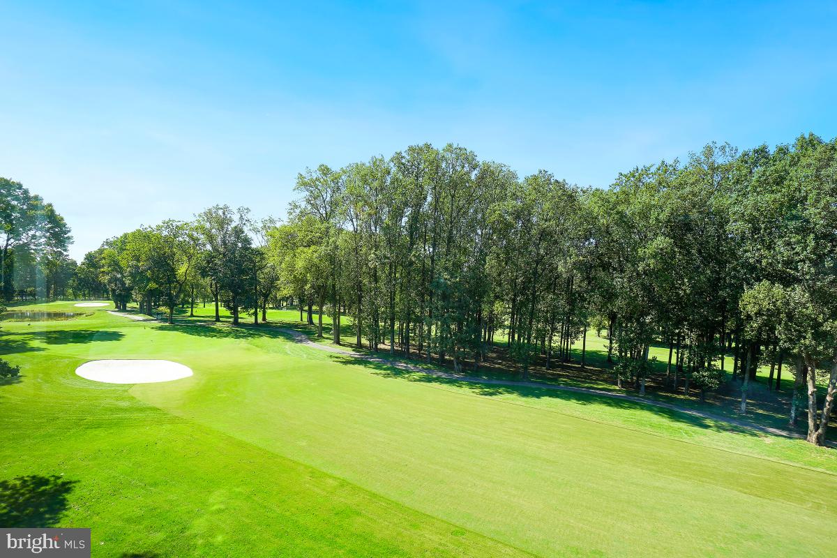 TURNBERRY COURTS AT LEIS - Residential