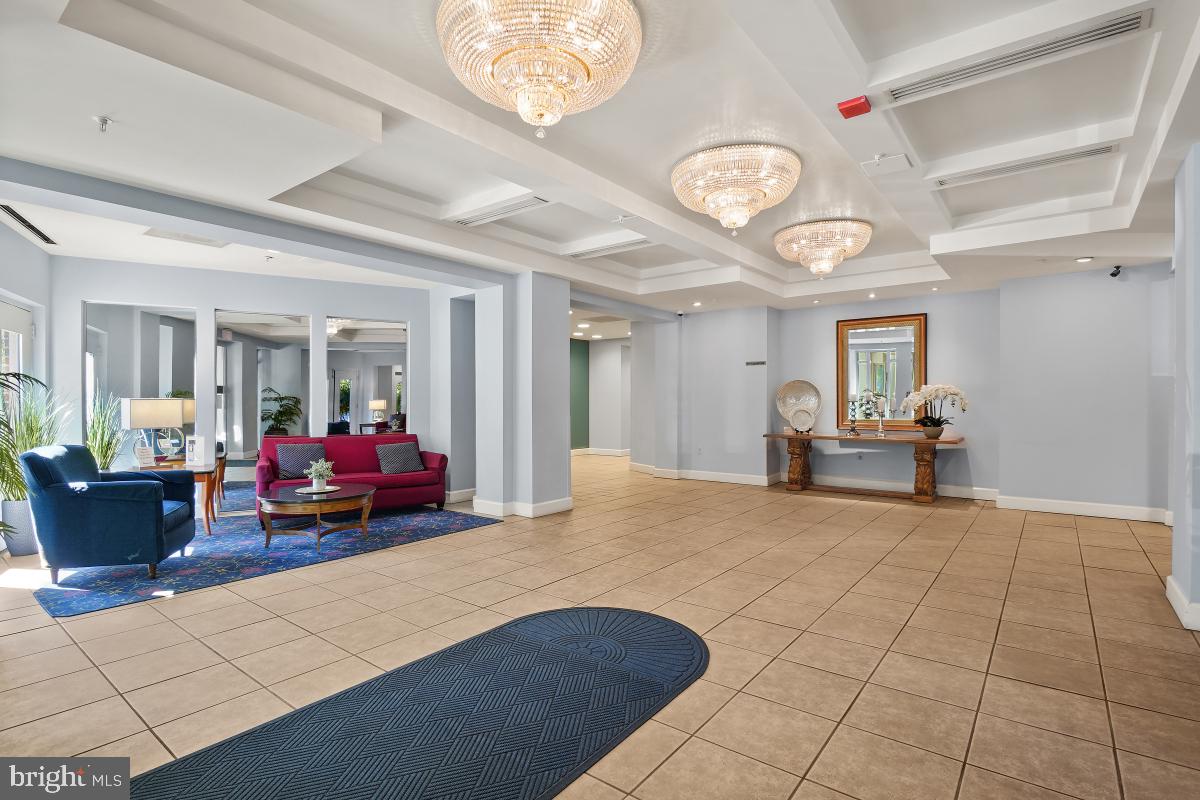 TURNBERRY COURTS AT LEIS - Residential