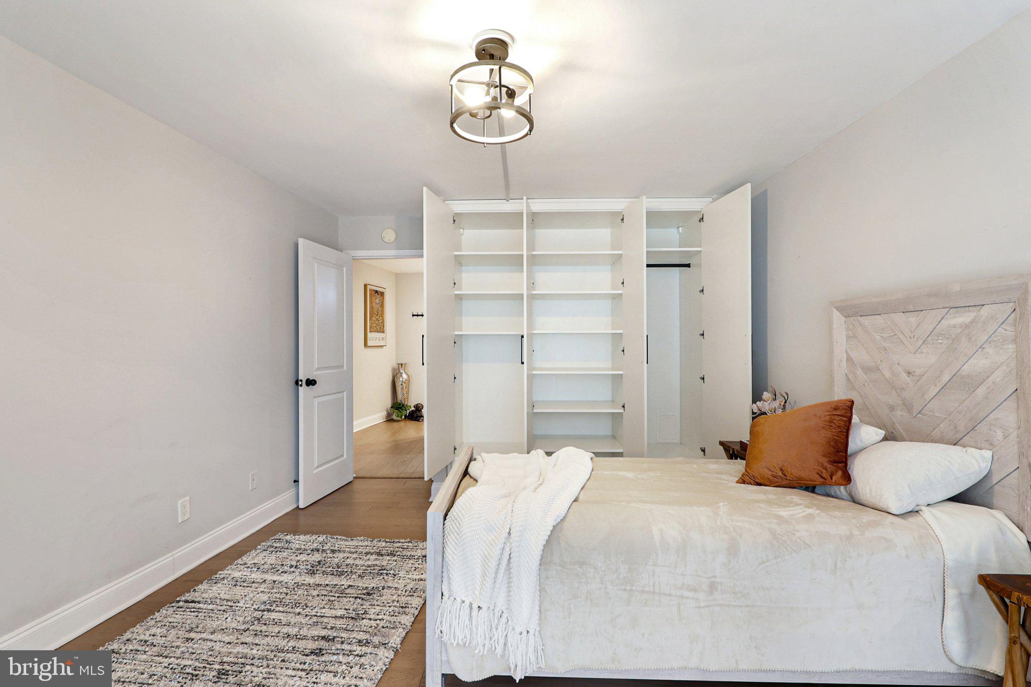 CHEVY CHASE - Residential