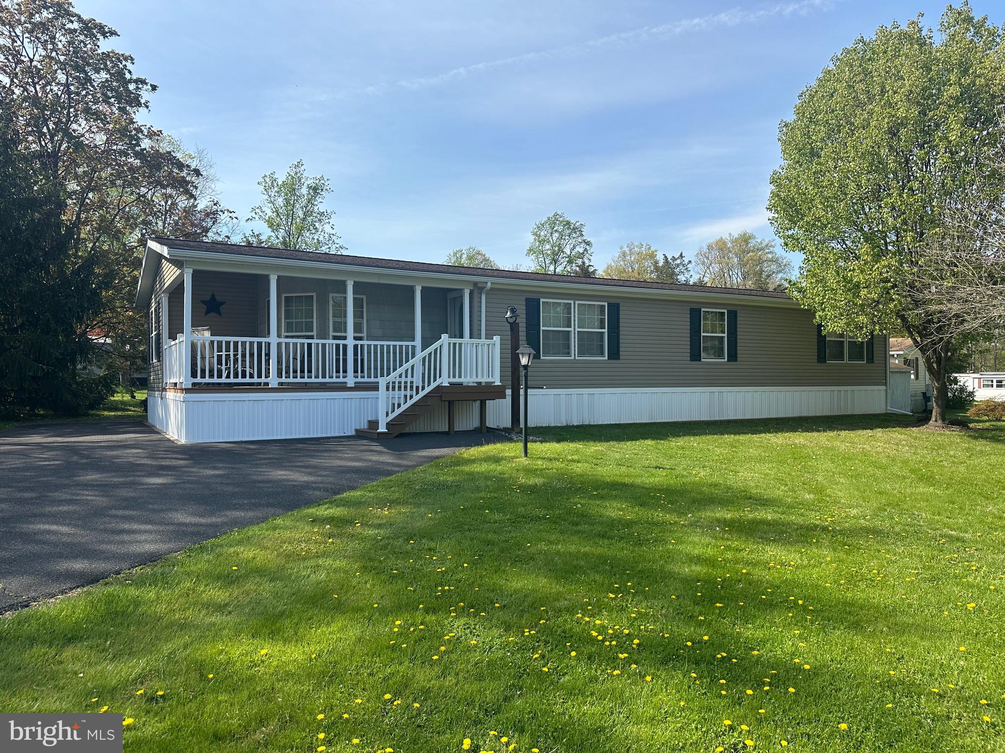 MELODYLAKESCNTRYCLUB - Residential