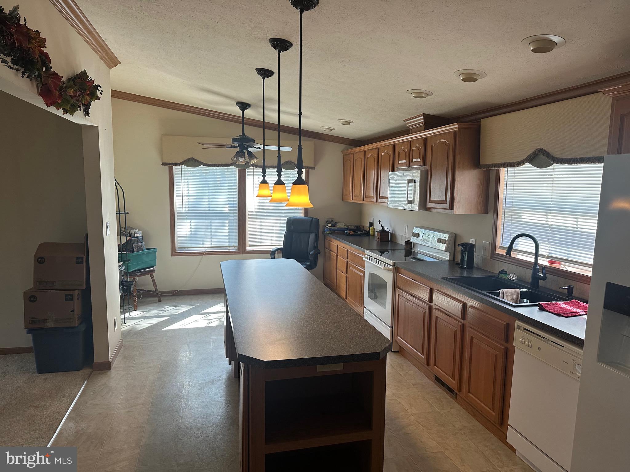 MELODYLAKESCNTRYCLUB - Residential