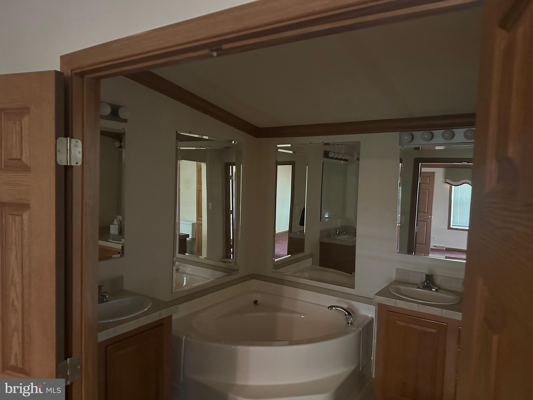 MELODYLAKESCNTRYCLUB - Residential