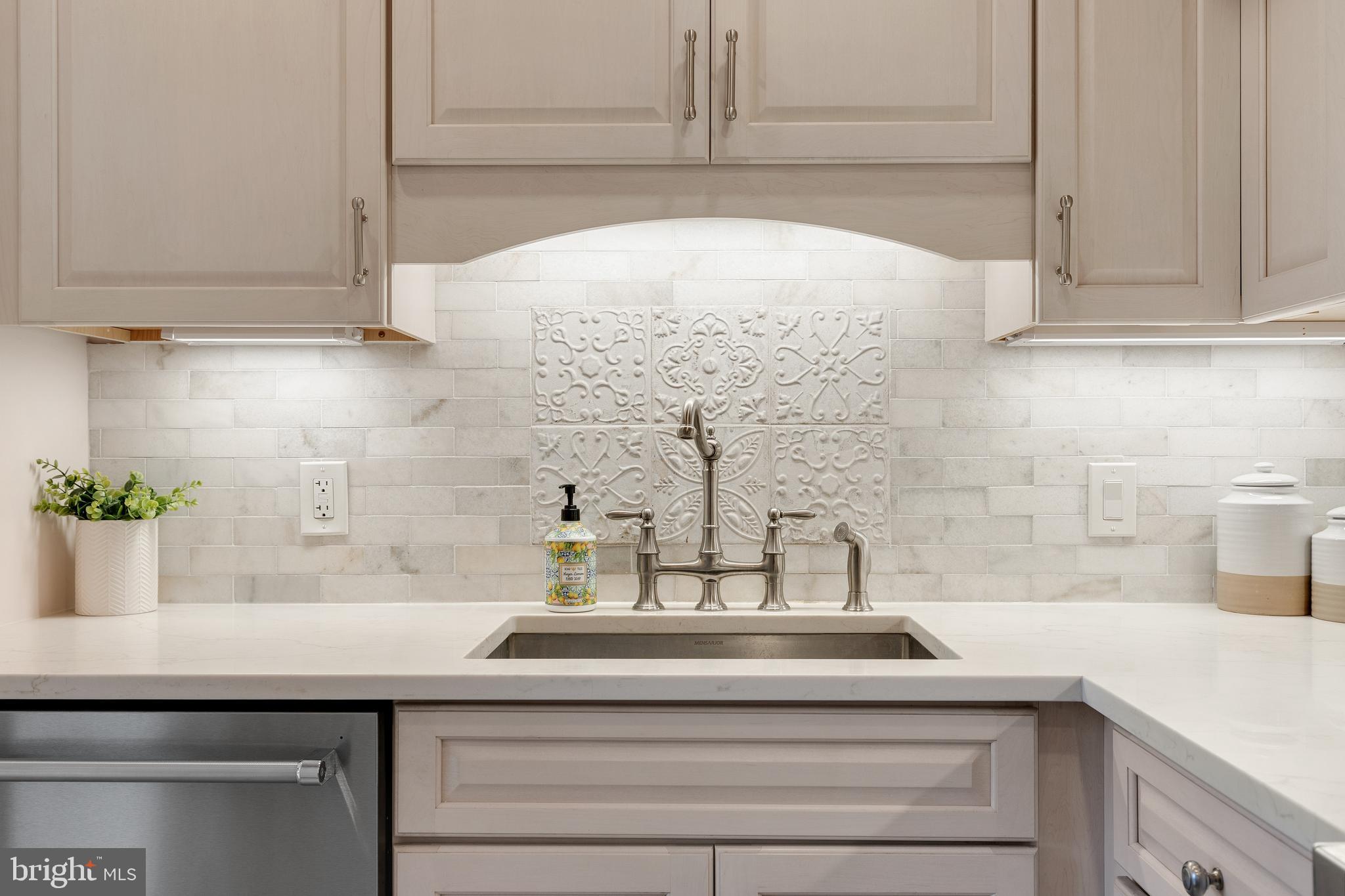 FAIRLINGTON MEWS - Residential