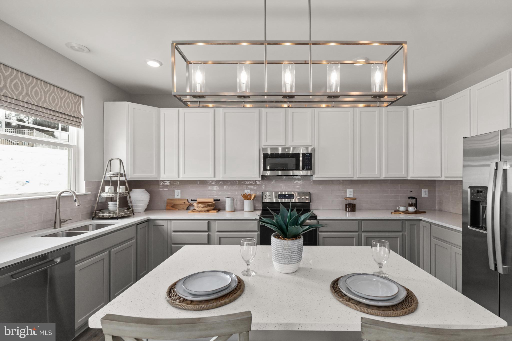 LEXINGTON ESTATES - Residential