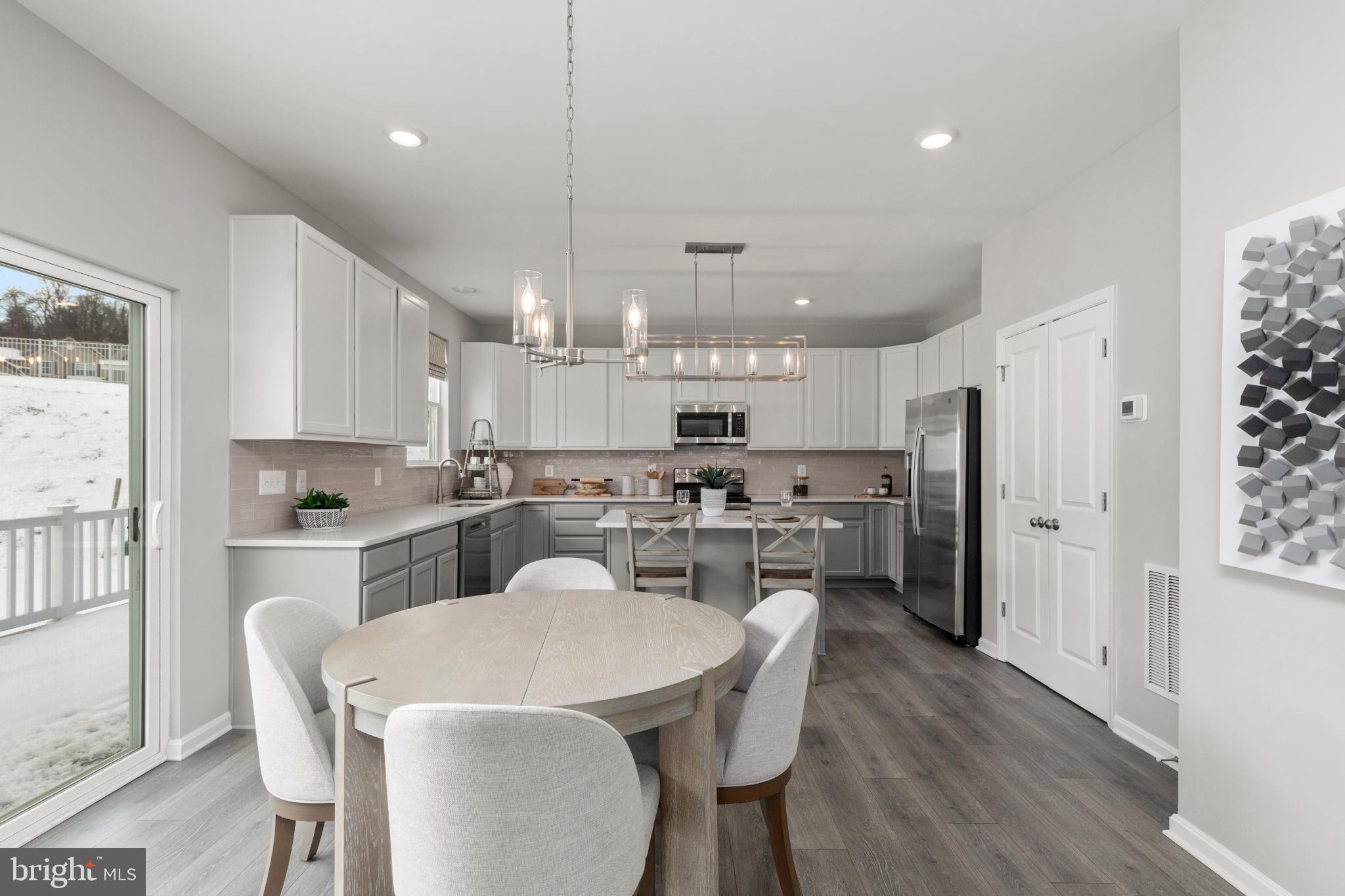 LEXINGTON ESTATES - Residential