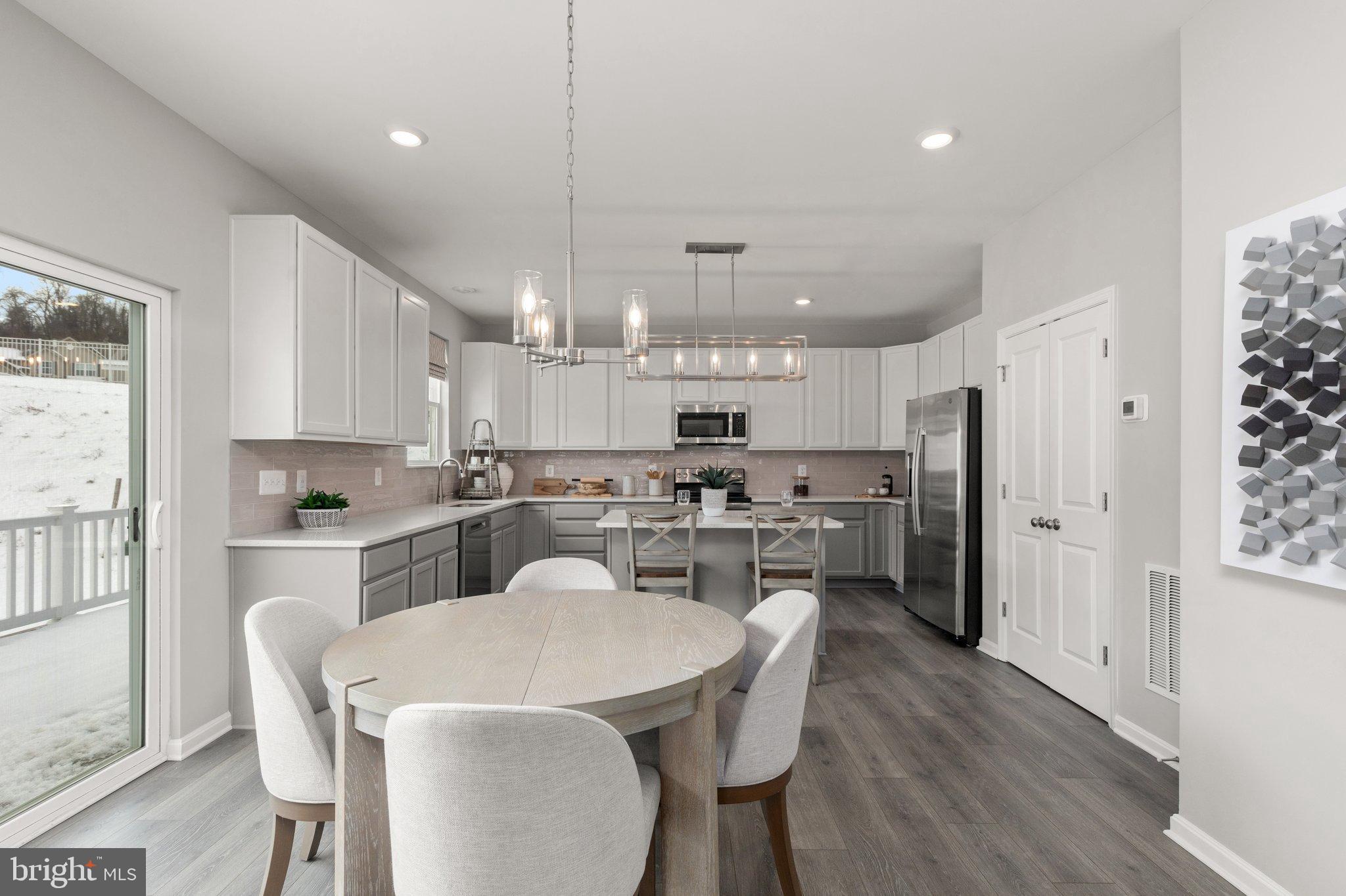 LEXINGTON ESTATES - Residential