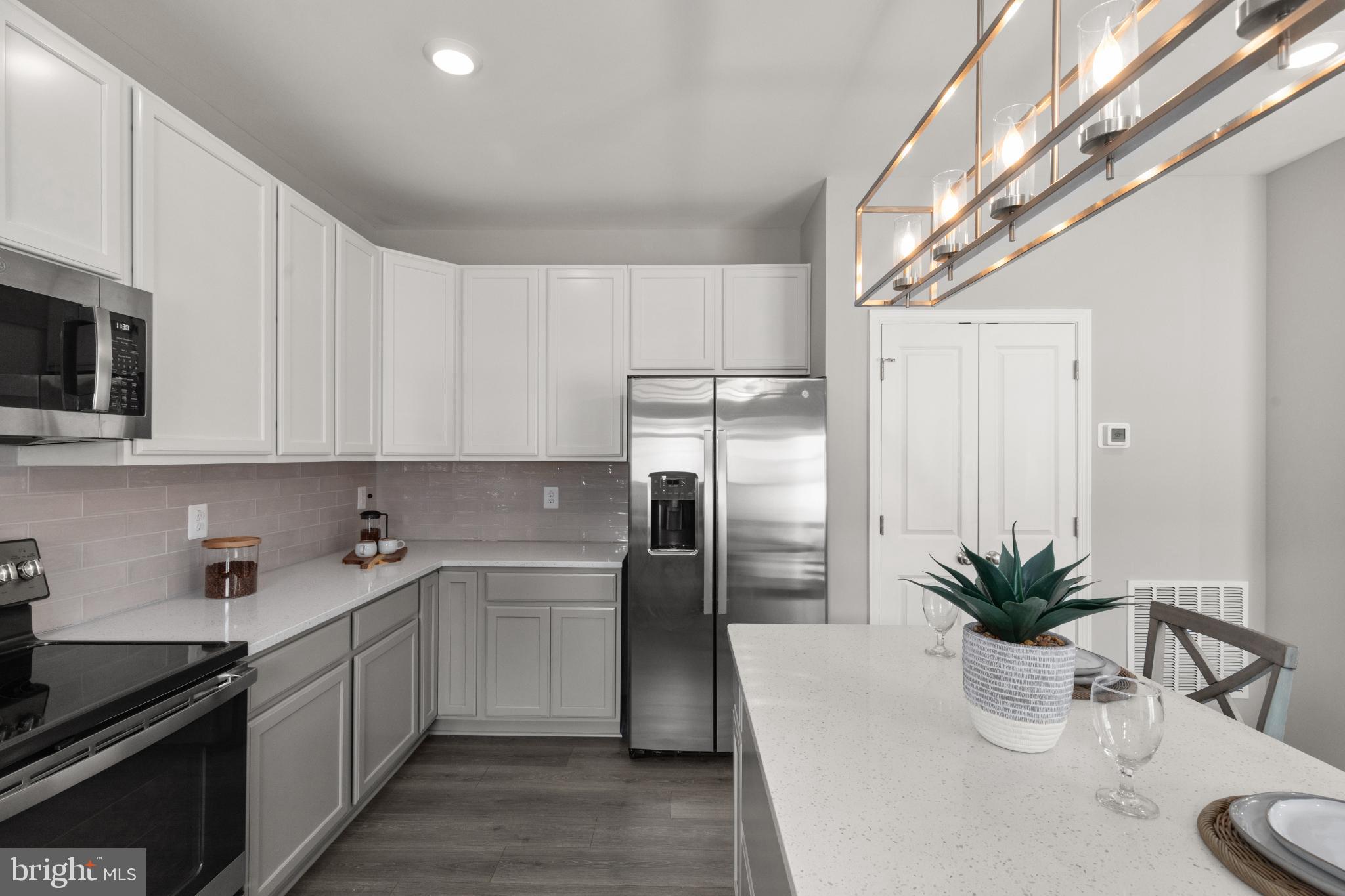 LEXINGTON ESTATES - Residential