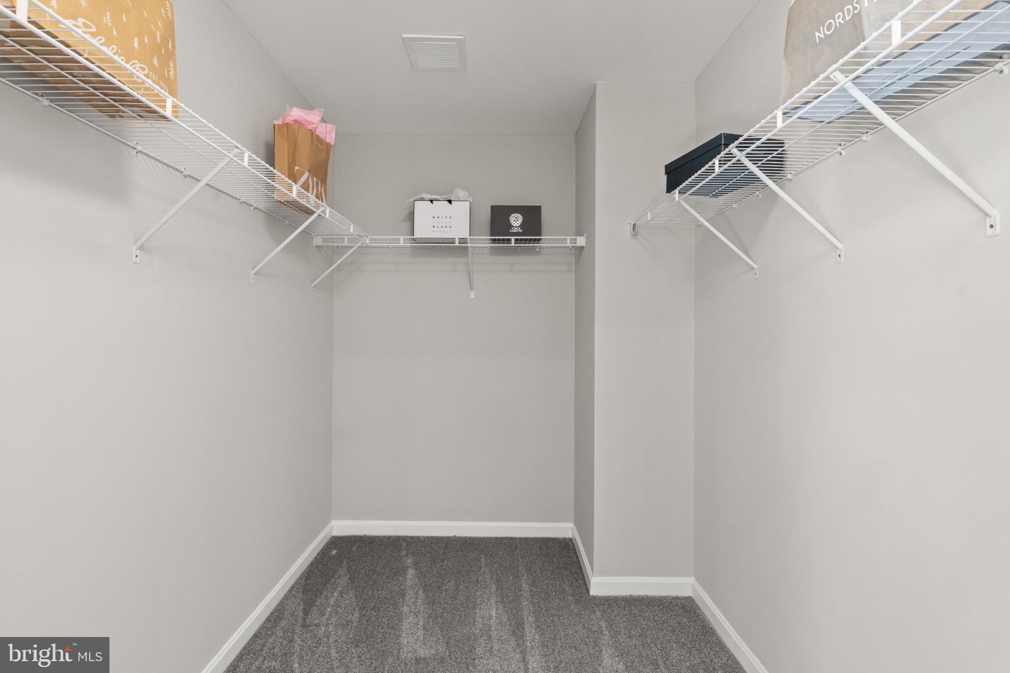 LEXINGTON ESTATES - Residential