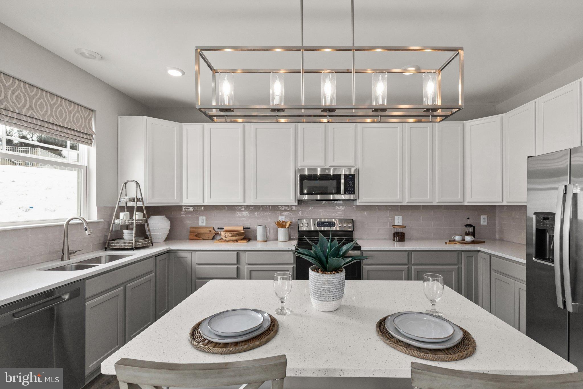 LEXINGTON ESTATES - Residential