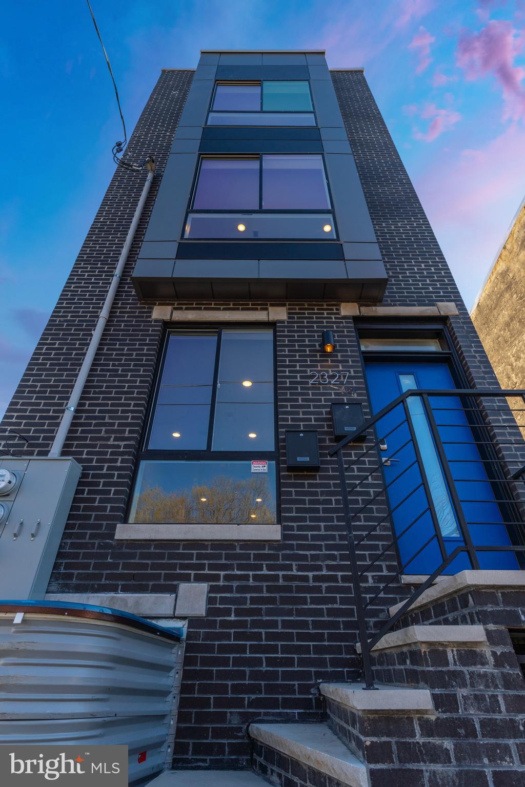 SOUTH KENSINGTON - Residential Income