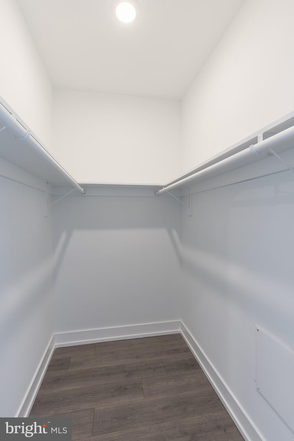 SOUTH KENSINGTON - Residential Income