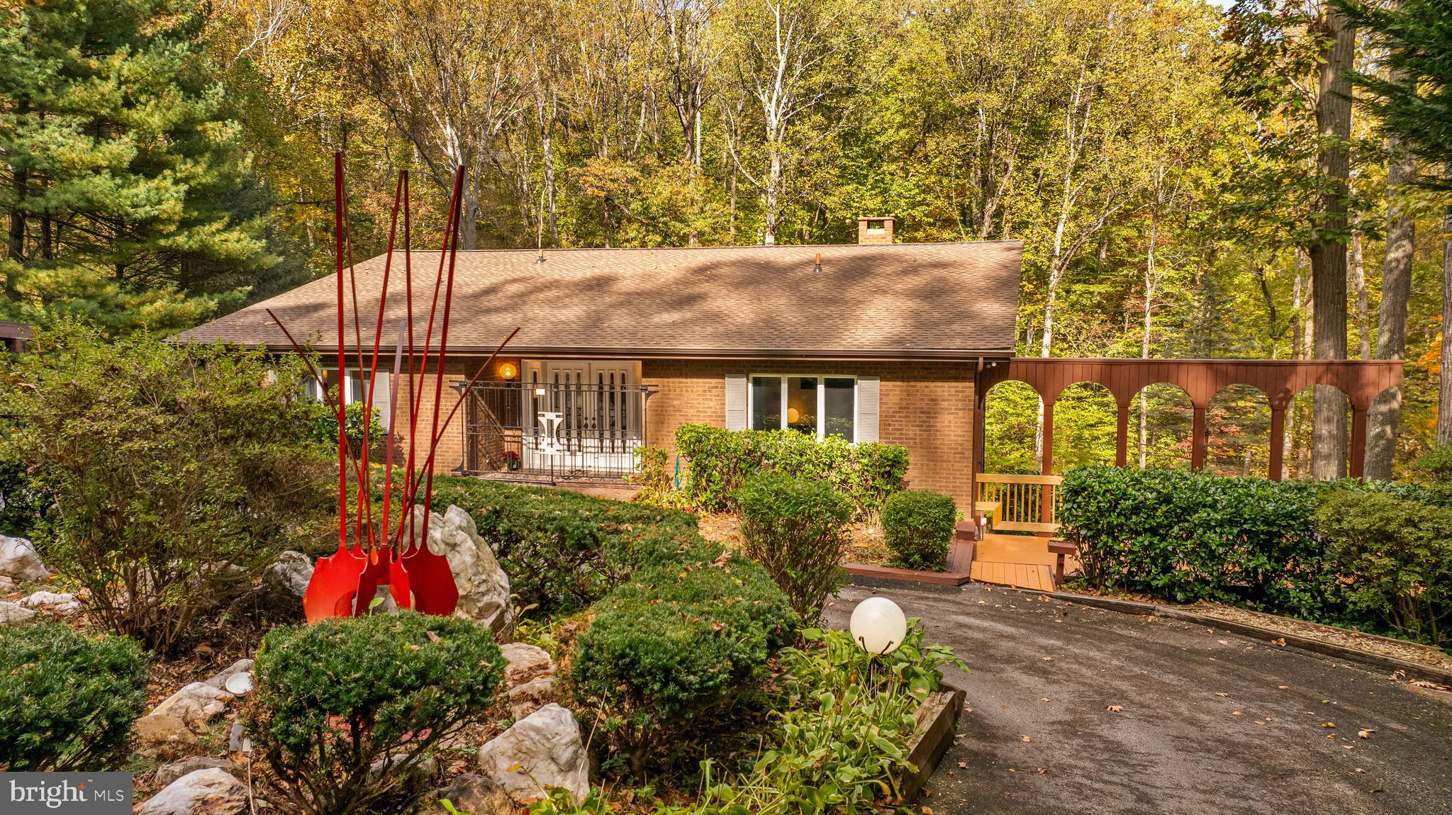 1106 HIGH COUNTRY ROAD