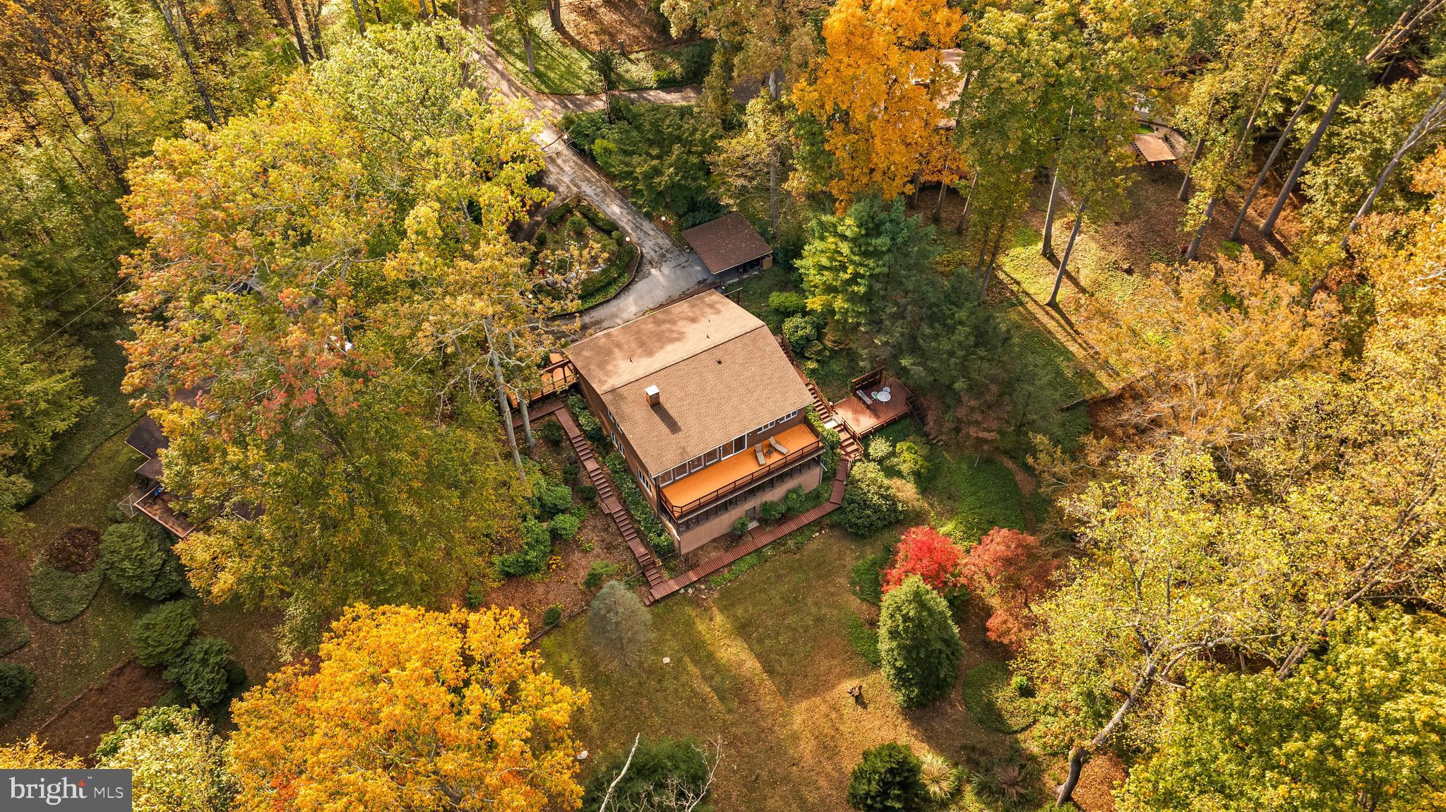 1106 HIGH COUNTRY ROAD