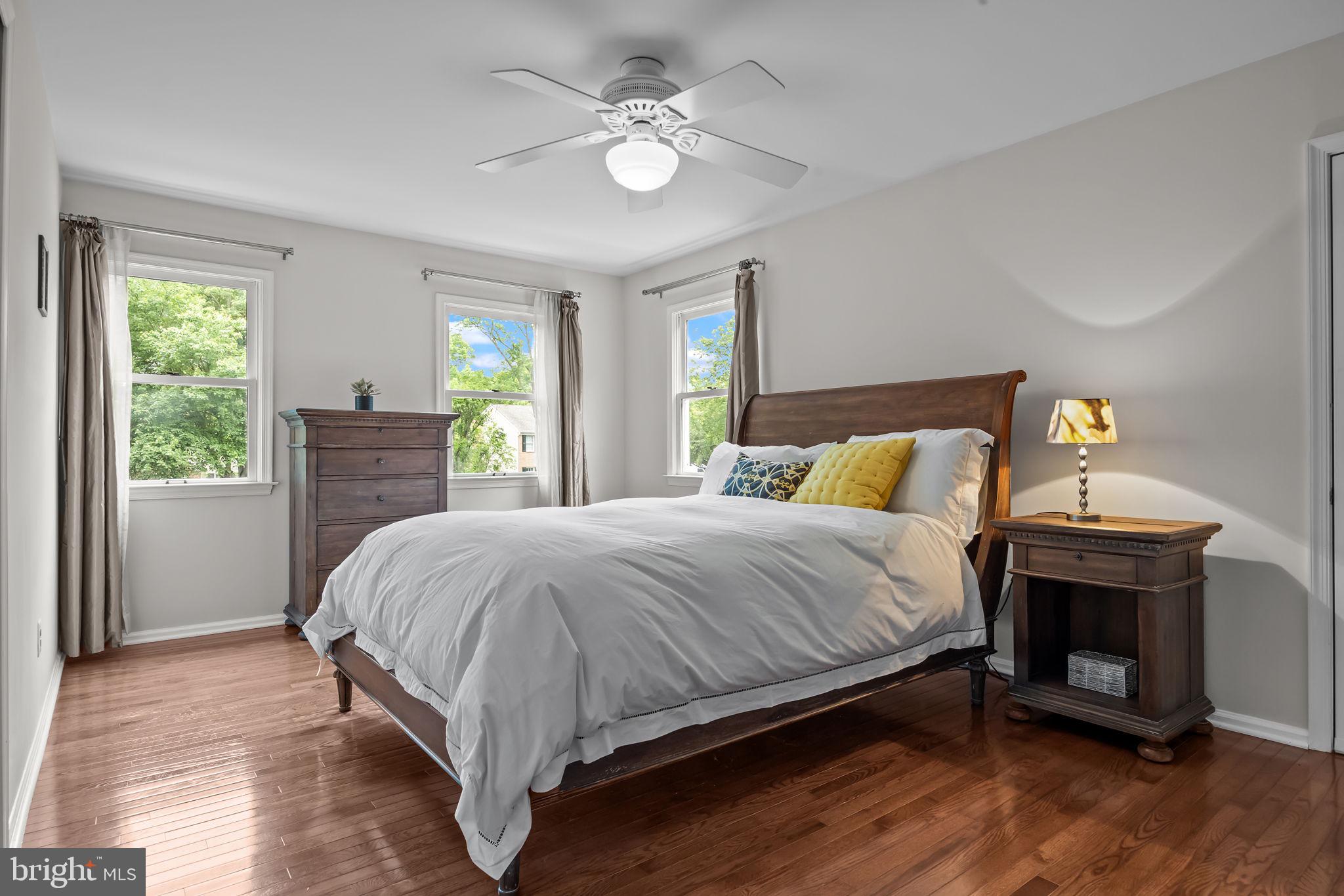 RIVER KNOLL - Residential