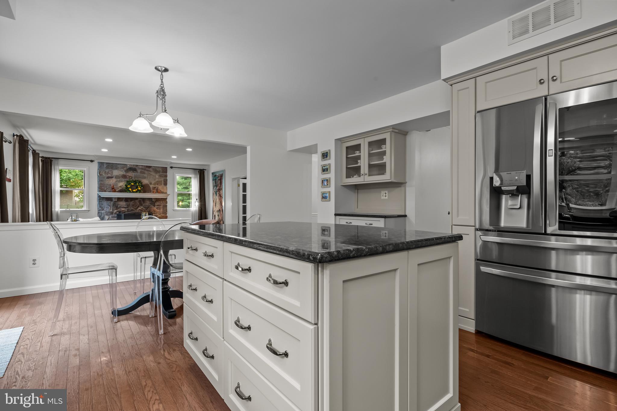 RIVER KNOLL - Residential