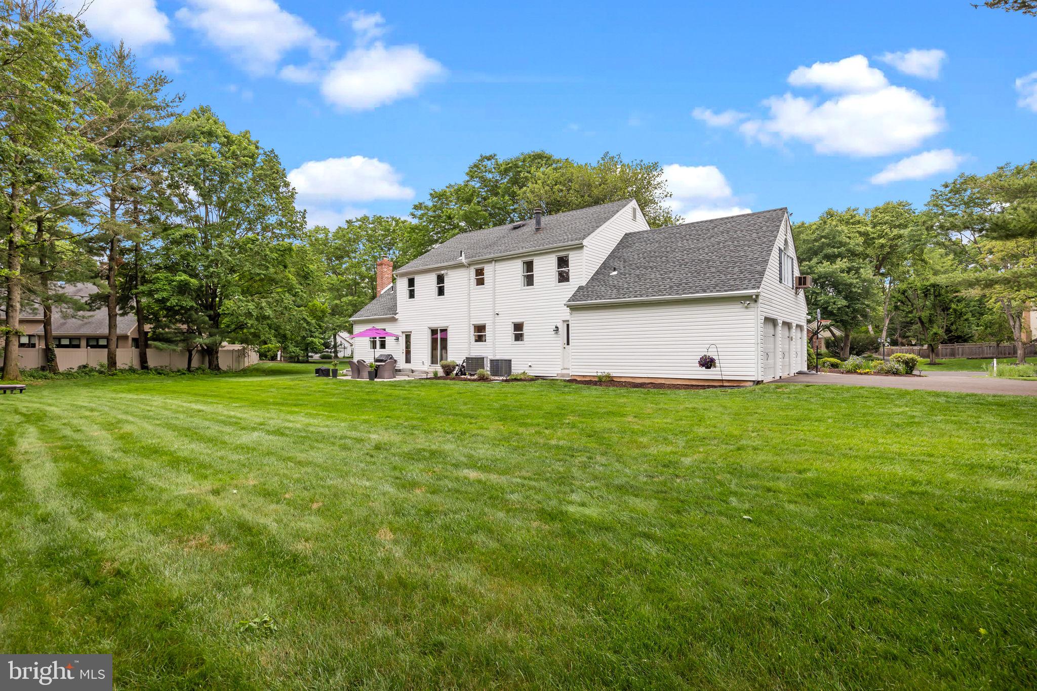 RIVER KNOLL - Residential