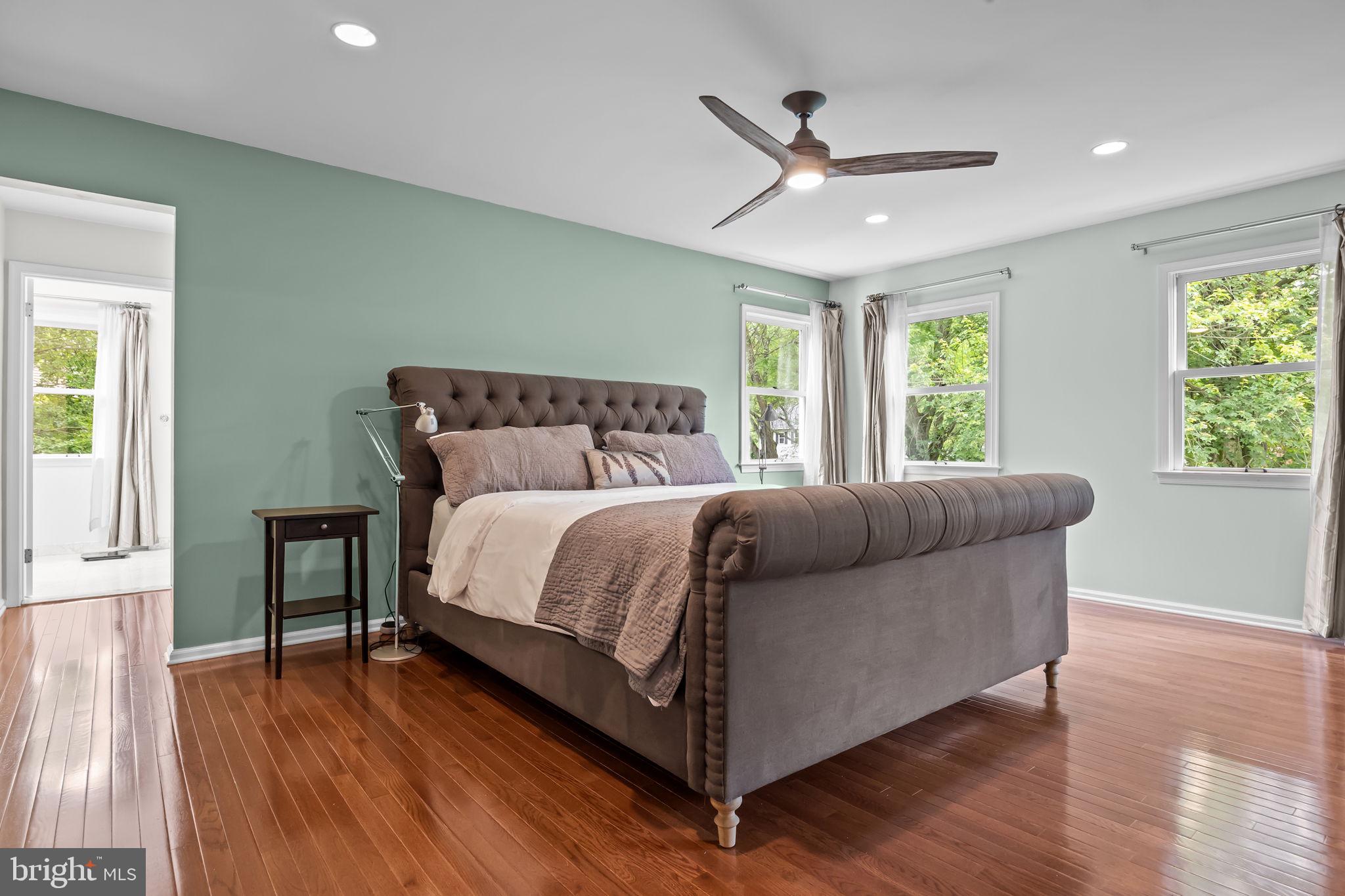 RIVER KNOLL - Residential