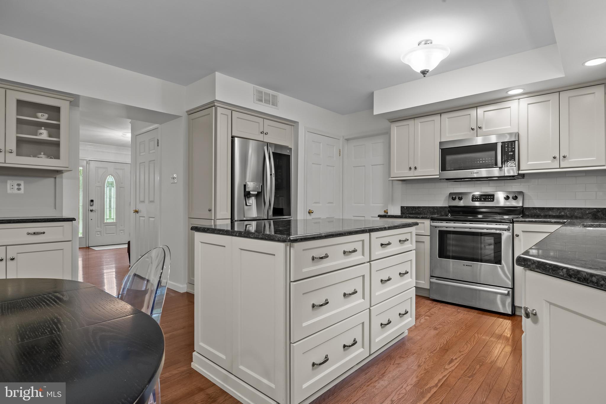 RIVER KNOLL - Residential