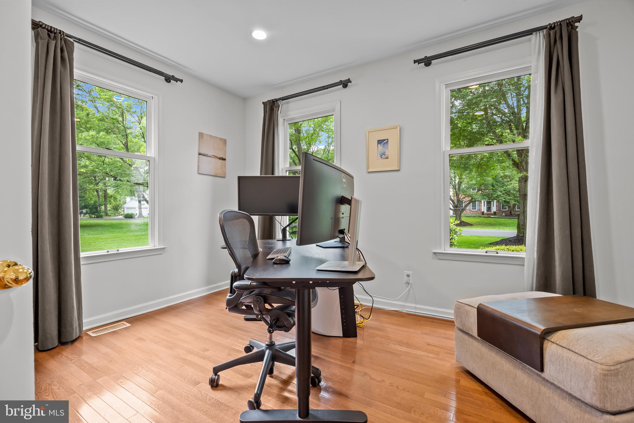 RIVER KNOLL - Residential