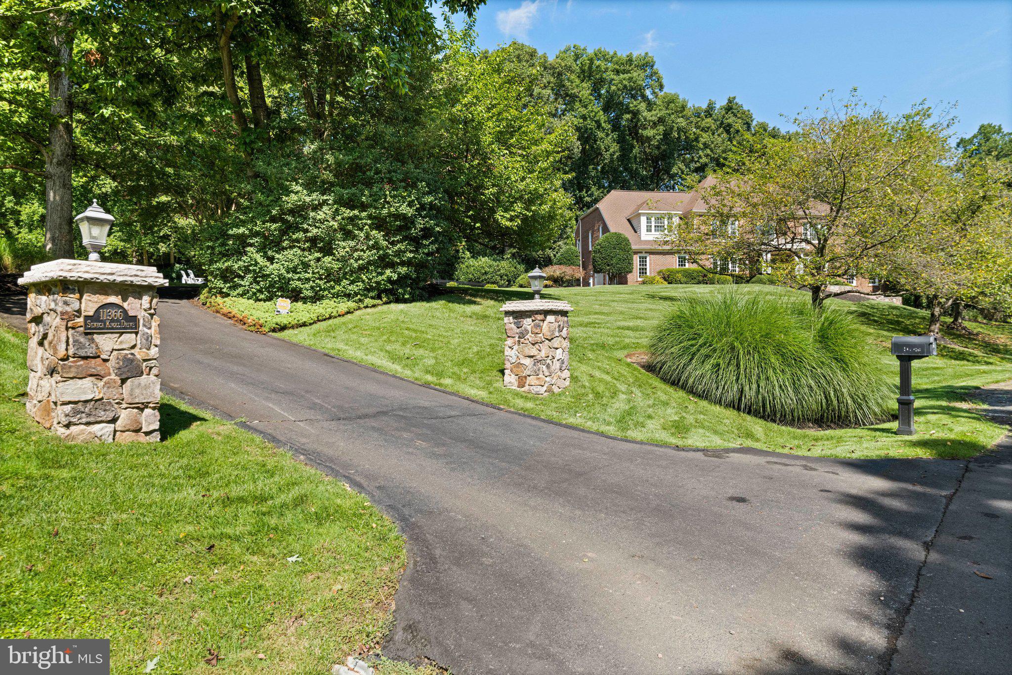 11366 SENECA KNOLL DRIVE