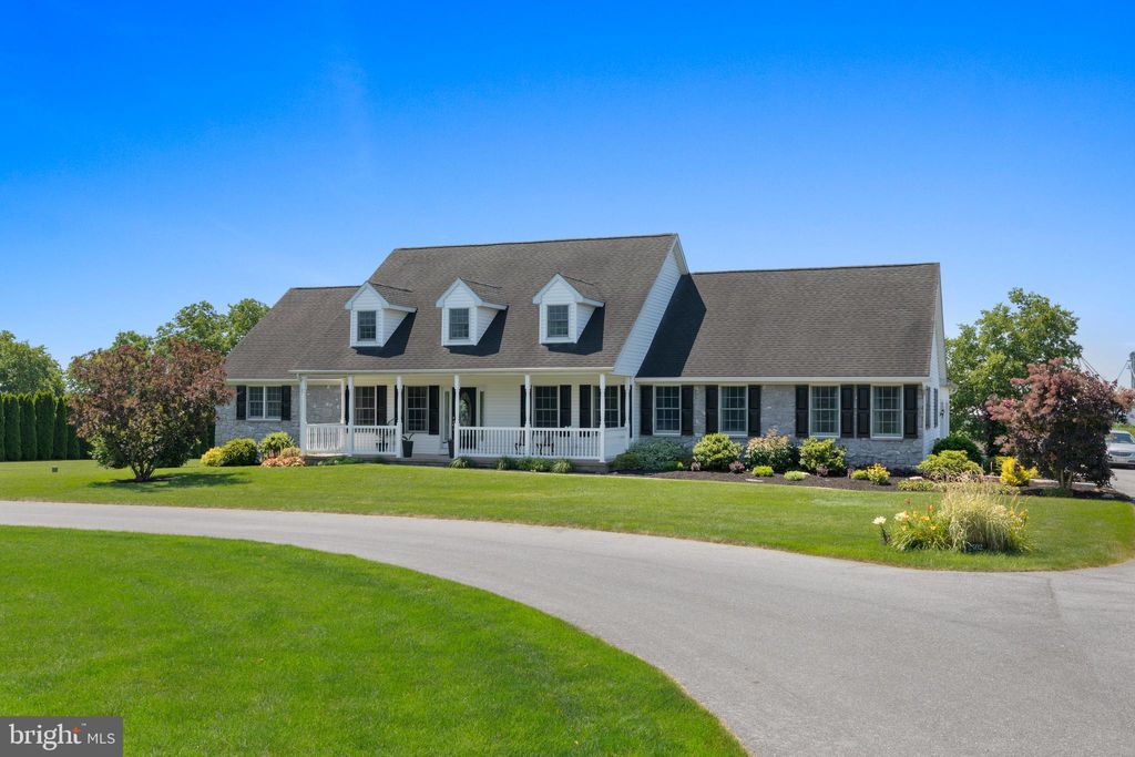 Photo of 2502 MOUNT PLEASANT RD, MOUNT JOY, PA 17552 (MLS # PALA2033986)