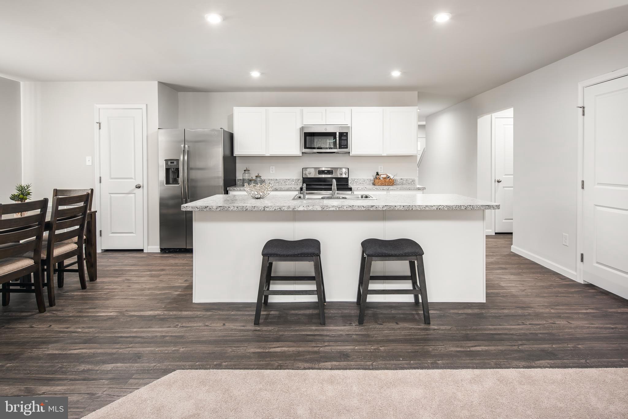 GREEN RIDGE MANOR - Residential