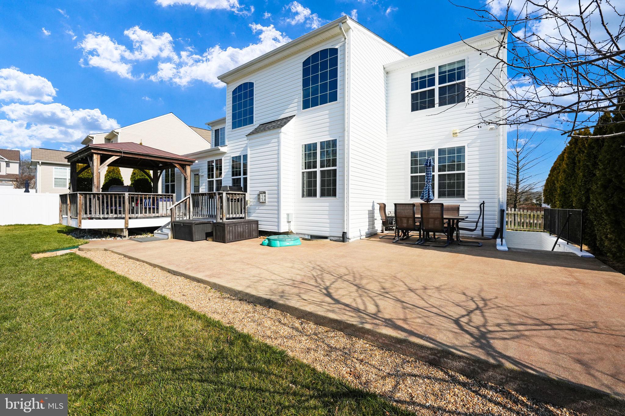 ELLIS MILL ESTATES - Residential