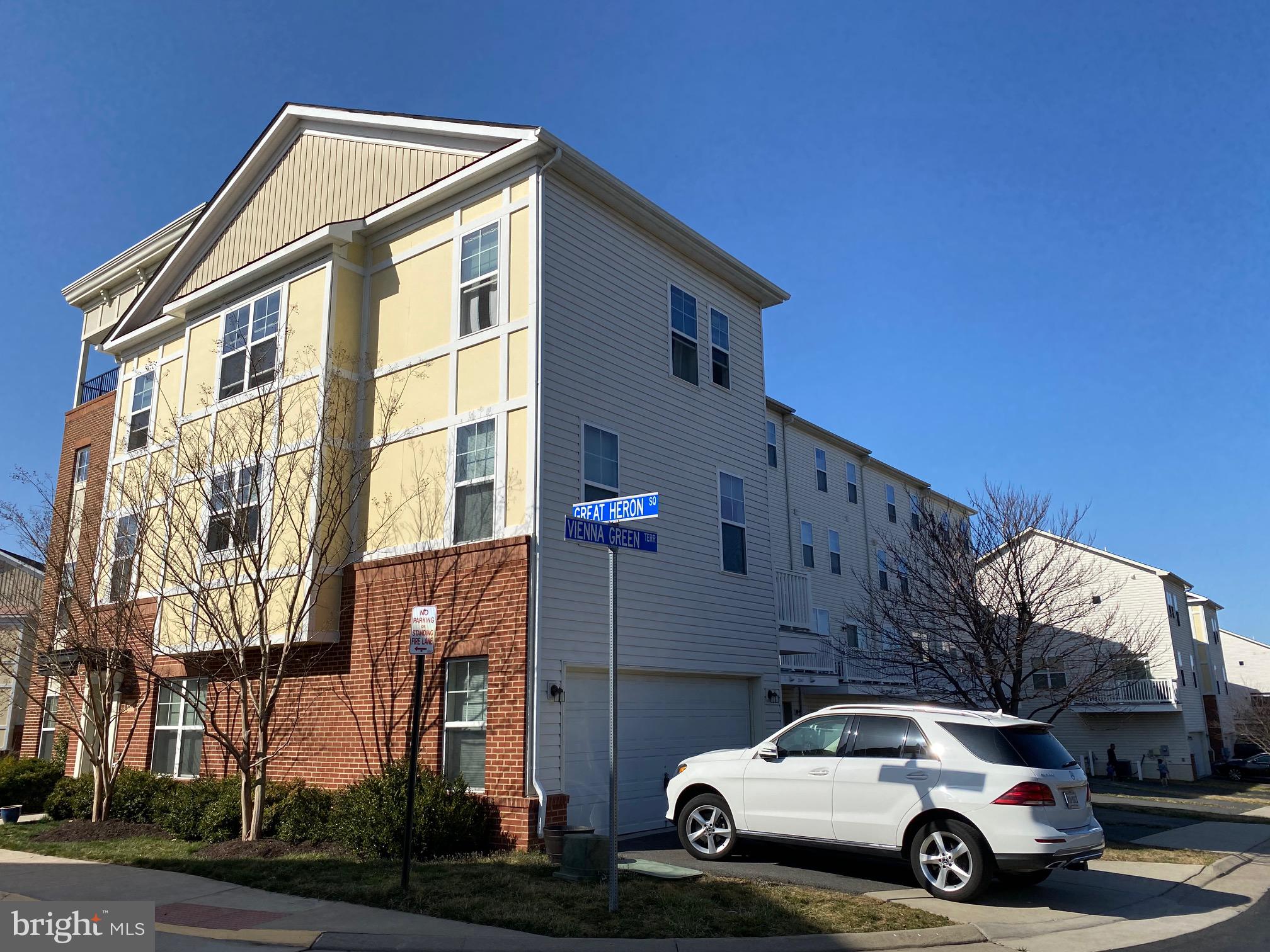 BRAMBLETON OVERLOOK - Residential Lease