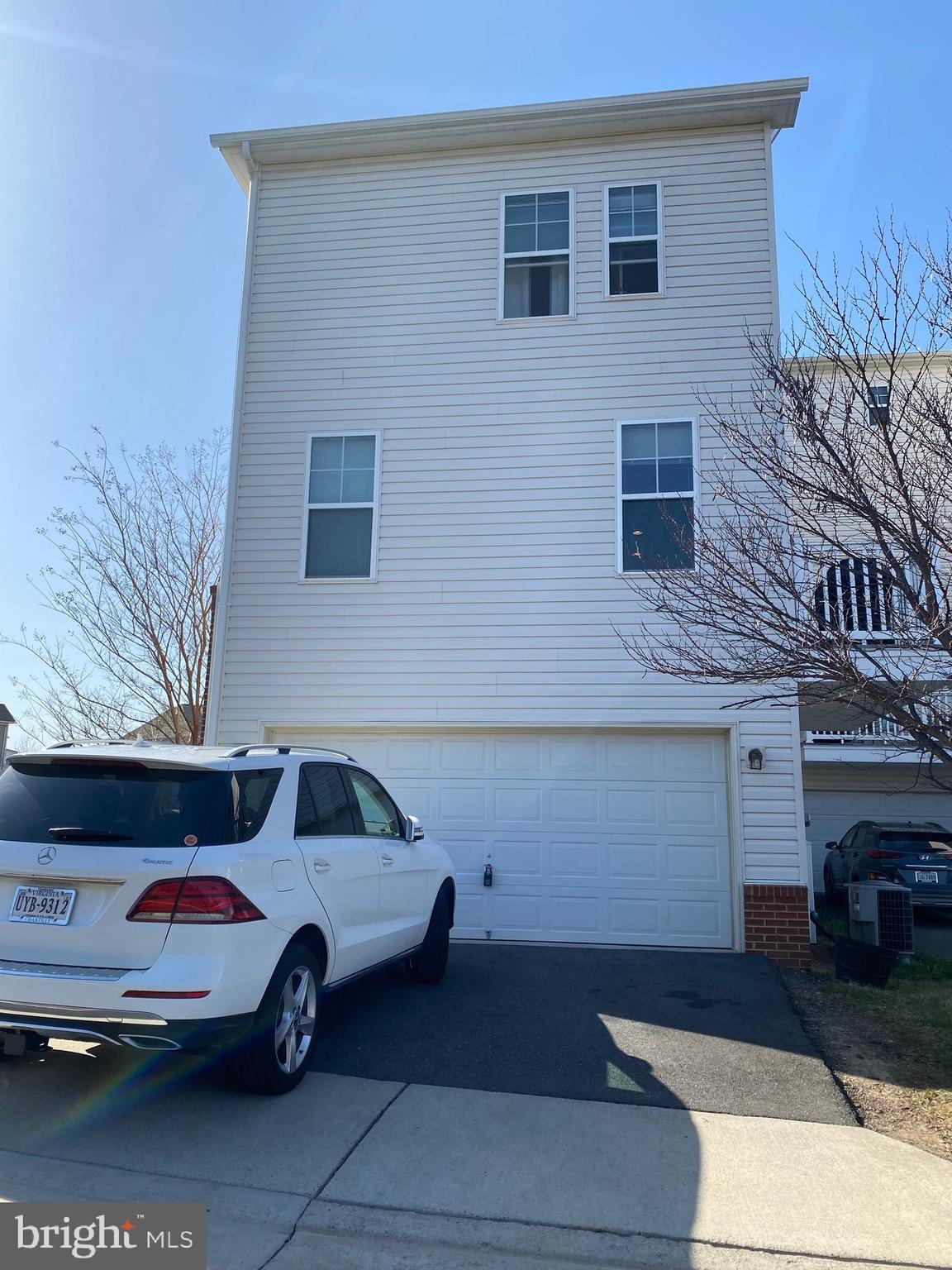 BRAMBLETON OVERLOOK - Residential Lease