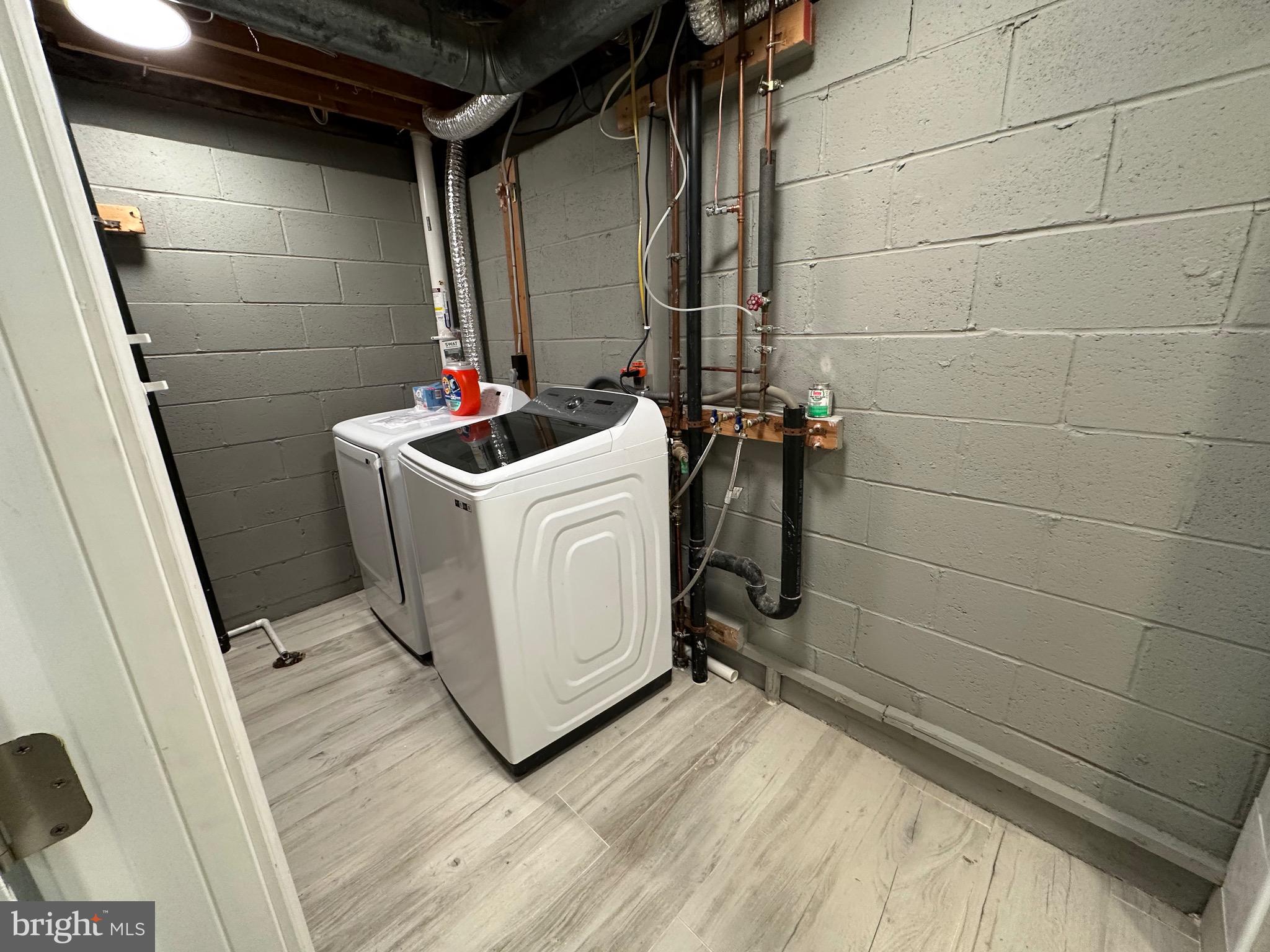 RESTON - Residential Lease