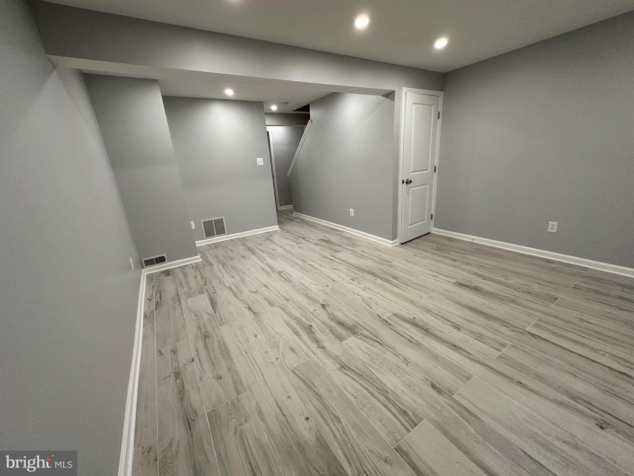 RESTON - Residential Lease