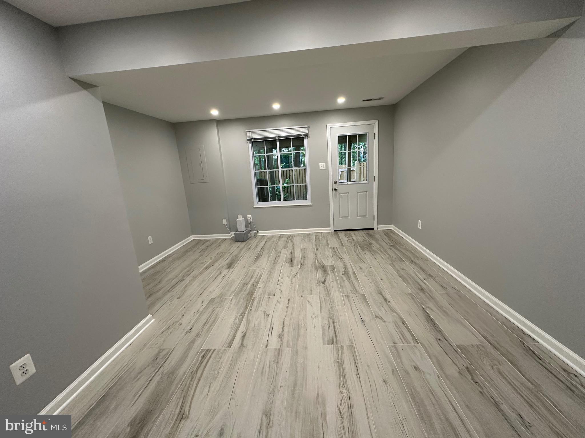 RESTON - Residential Lease