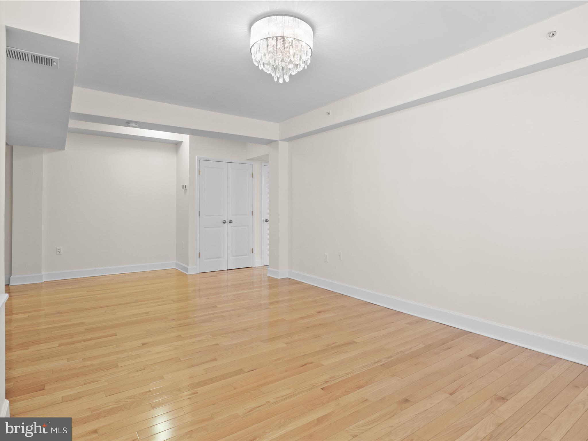 1858 CALIFORNIA STREET NW 33