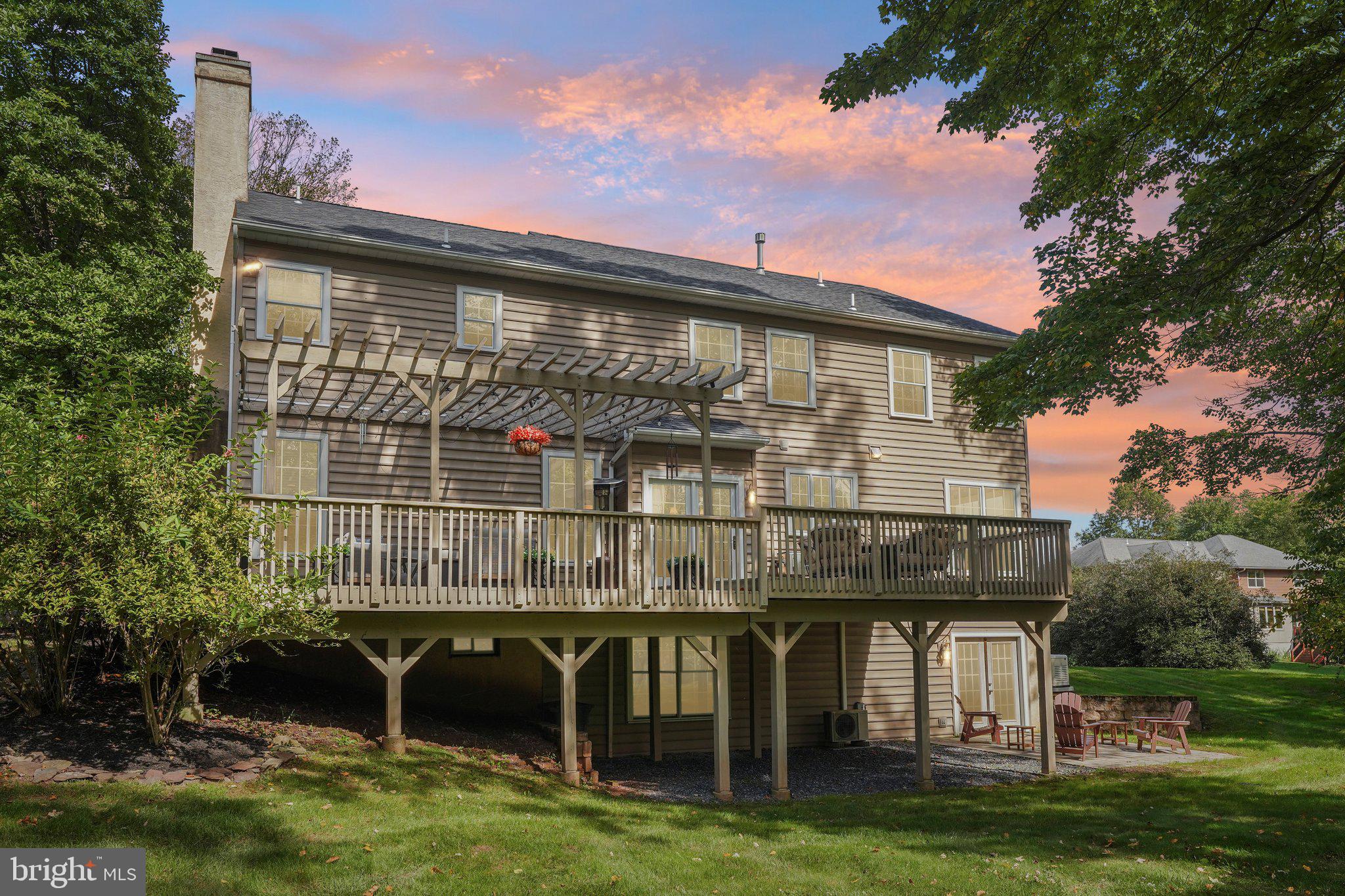 10 BRIDLE LANE