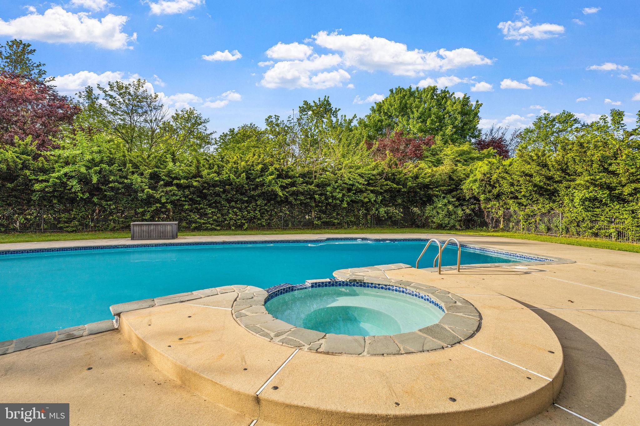 DOLINGTON ESTATES - Residential